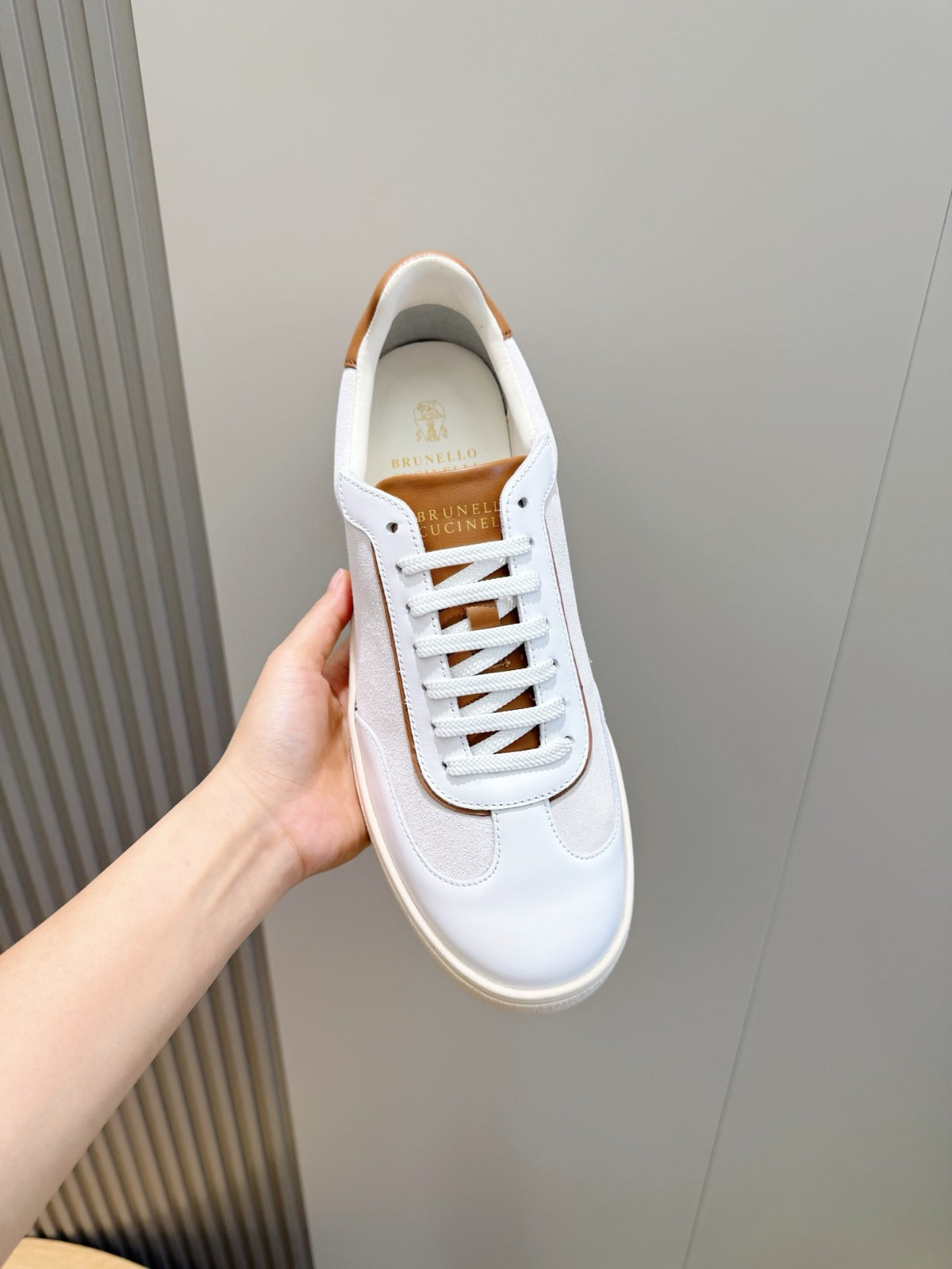 Brunello Cucinelli contrast-trimmed low-top Sneaker White/Tan Brown