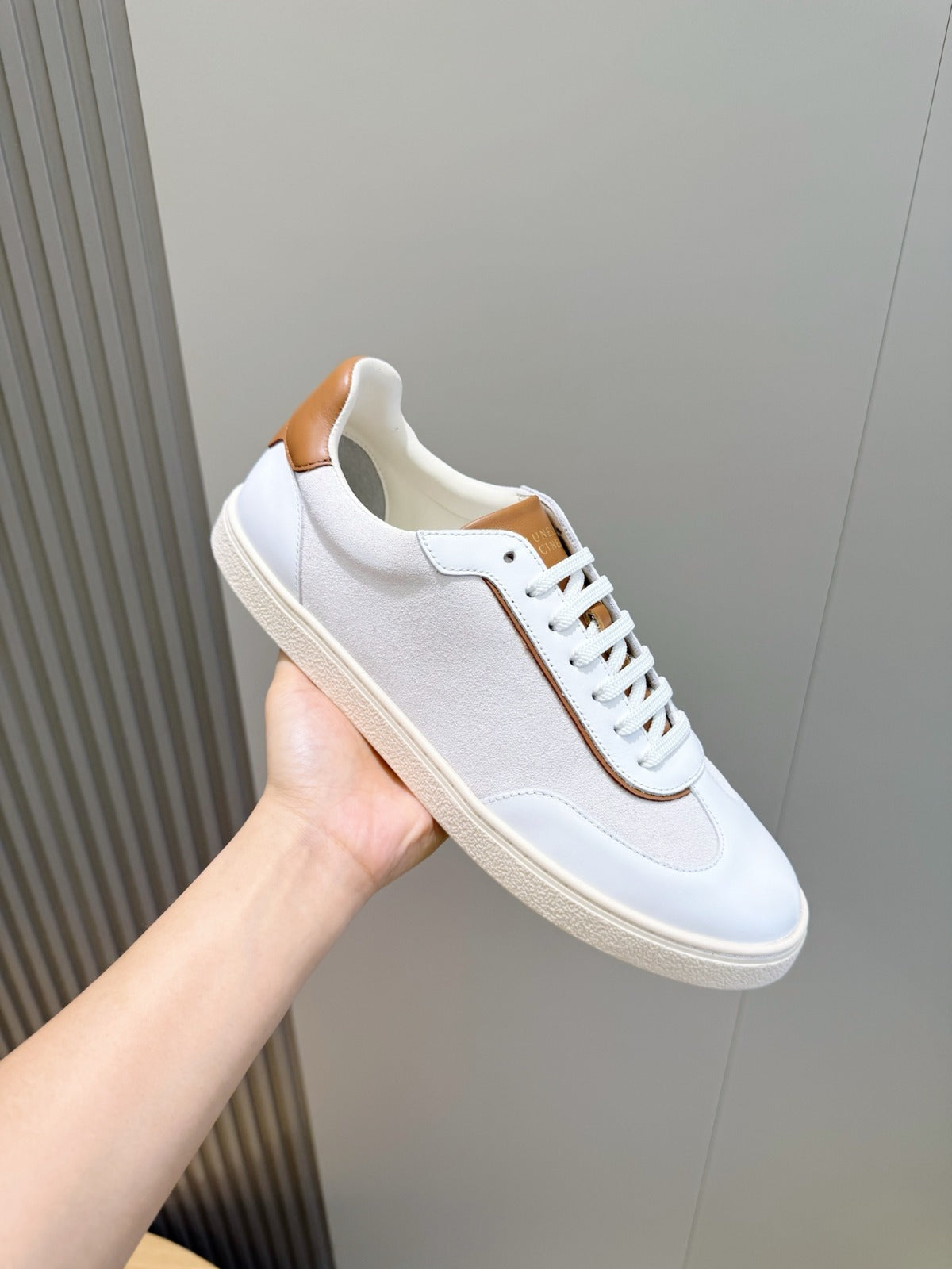 Brunello Cucinelli contrast-trimmed low-top Sneaker White/Tan Brown