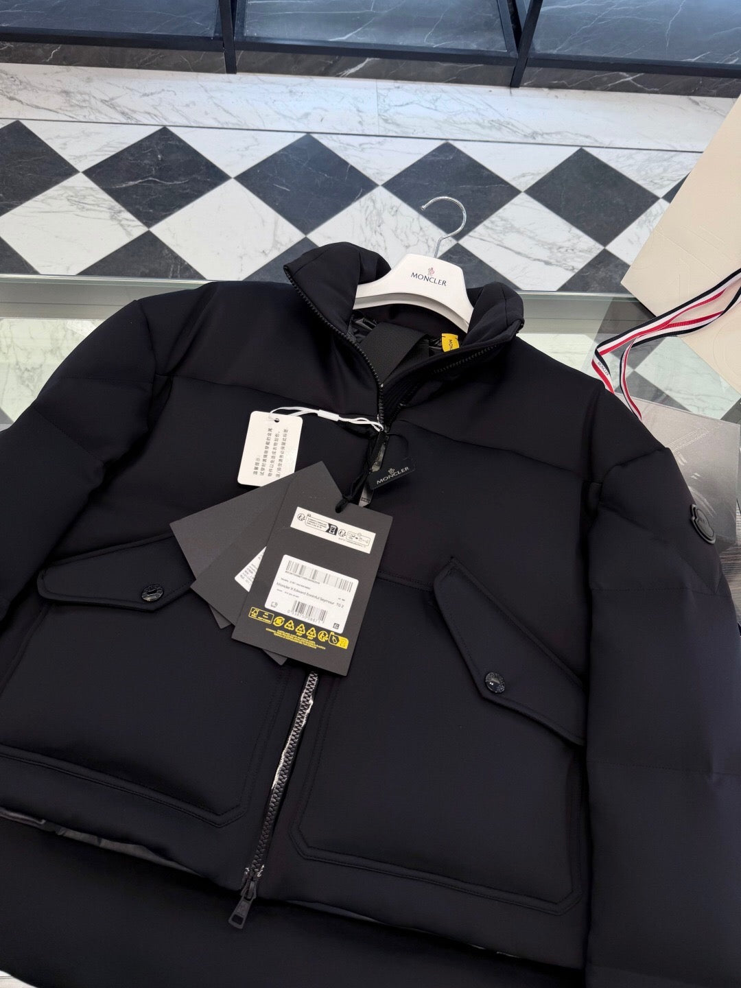 Moncler x EE72 by Edward Enninful Seymour Short Down Jacket Feminina