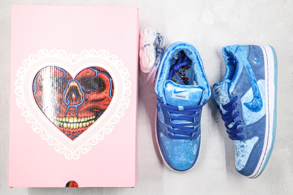 スニーカー NIKE SB DUNK LOW PRO QS  STRANGE LOVE Nike SB Dunk Low Pro Strange Love Blue – Manfrim Store